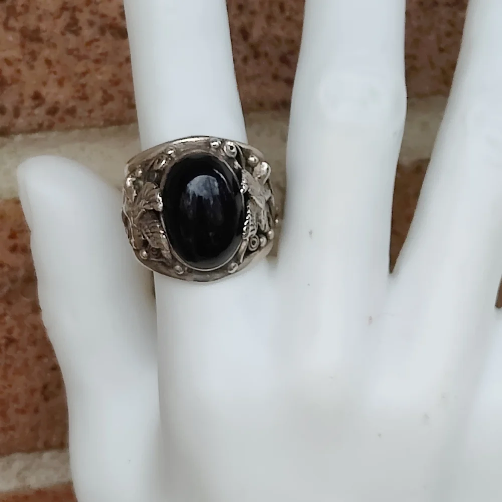 Massive Vintage Men's Sterling Silver Black Onyx Eagle Native American Ring